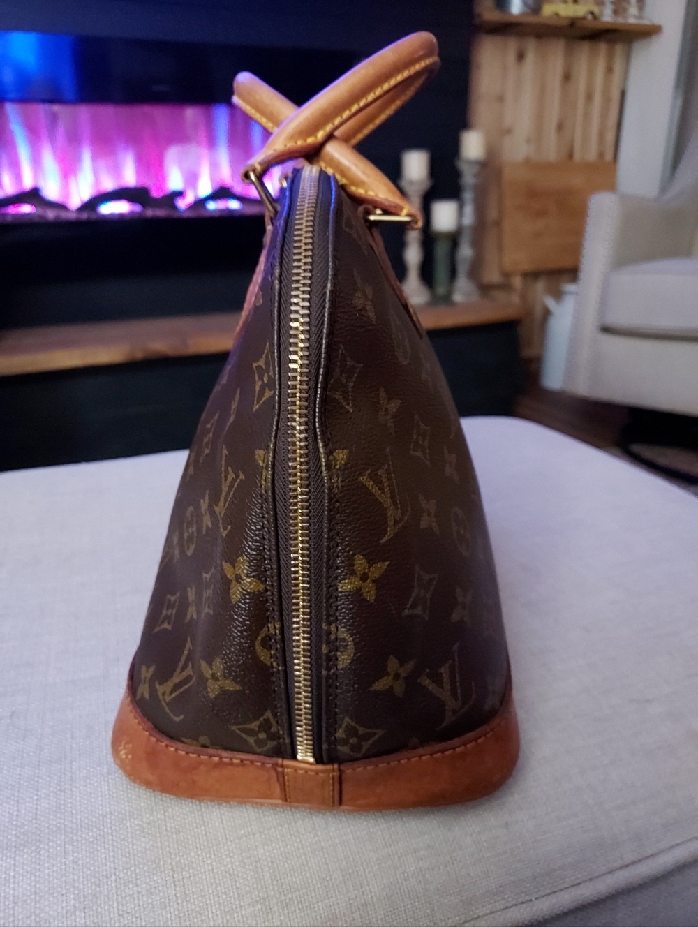 Louis Vuitton Monogram Alma Satchel in Brown and Tan - Picture 2 of 9